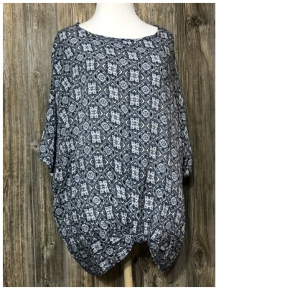 Bua//bua Womens NWT Blue Short Sleeve Print Top Size L Large